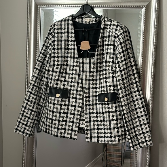 Aaron & Amber 2pc set black & white - Picture 2 of 8